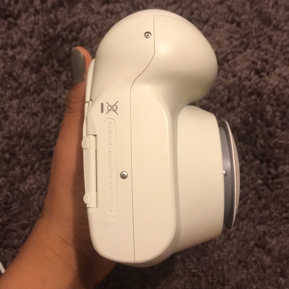 Instant camera - Picture 2 of 3